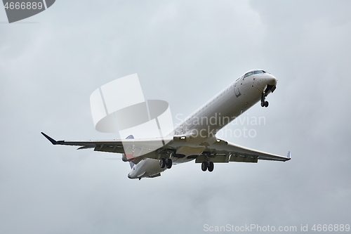 Image of Commercial Plane Landing