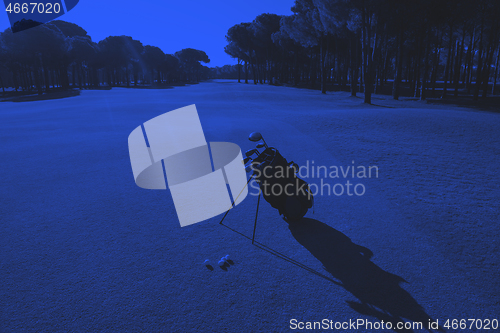 Image of golf bag on course