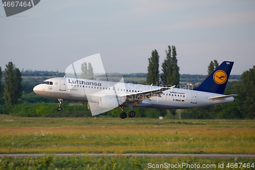 Image of Airliner Touching Down