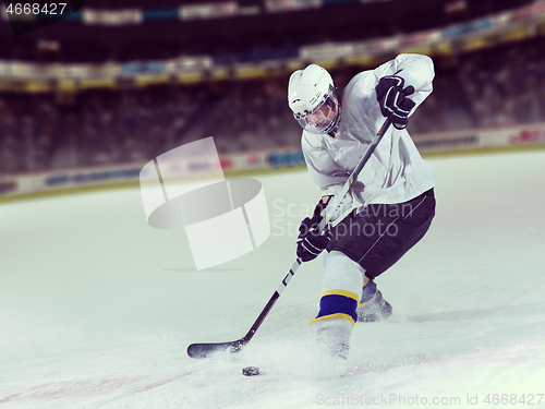 Image of ice hockey player in action