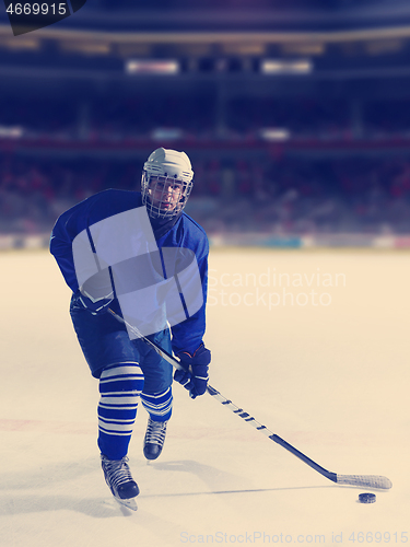 Image of ice hockey player in action