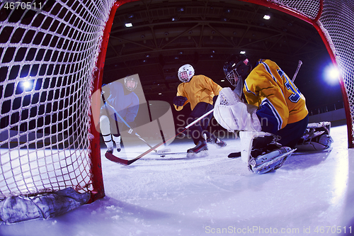 Image of ice hockey goalkeeper