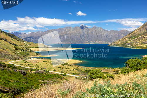 Image of lake Wanaka; New Zealand south island