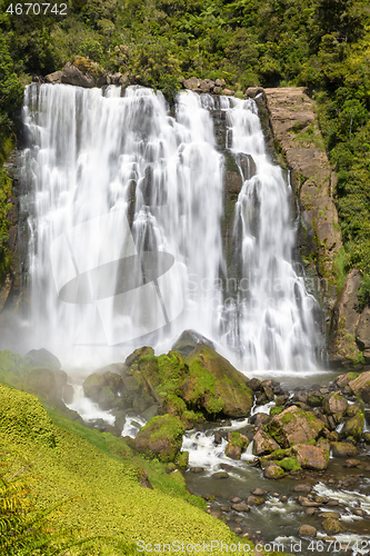 Image of marokopa falls