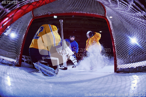 Image of ice hockey goalkeeper