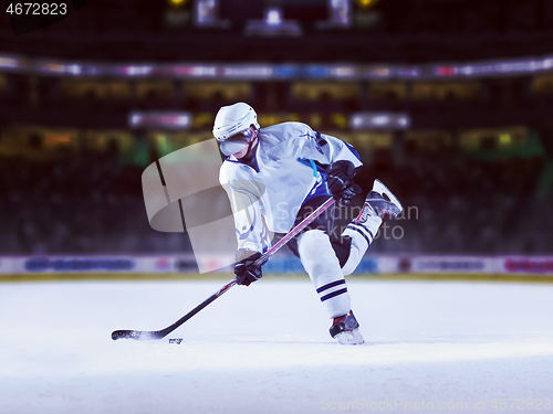 Image of ice hockey player in action