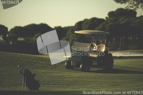 Image of golf bag on course