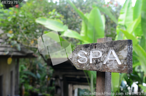 Image of SPA arrow sign from wood