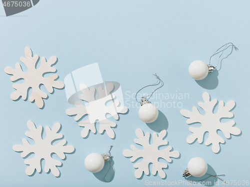 Image of various white christmas decorations