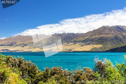 Image of lake Wanaka; New Zealand south island