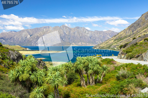 Image of lake Wanaka; New Zealand south island