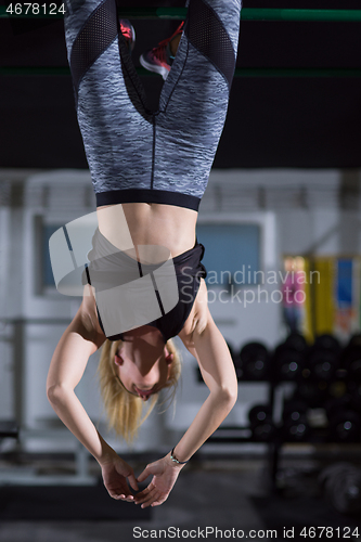 Image of woman doing abs exercises