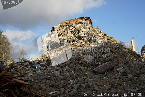 Image of ruins of a demolished house 