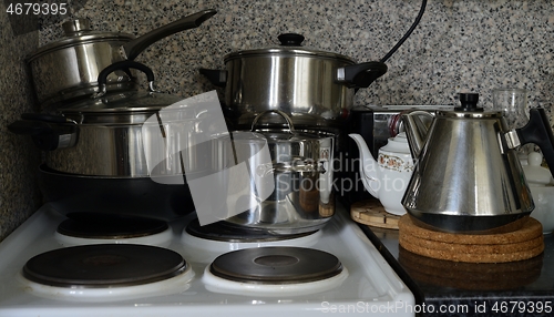 Image of various dishes in the kitchen