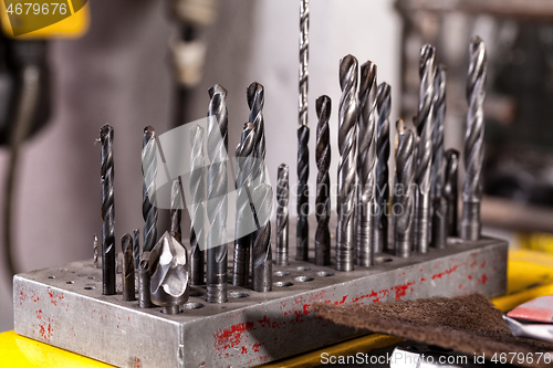 Image of Big set of metal drills of different sizes.