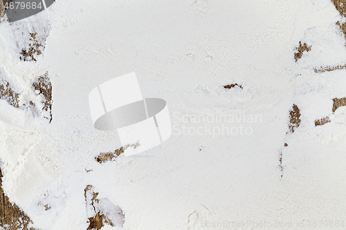 Image of flour on the table