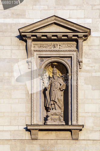 Image of Statue in a niche of St. Stephen's Basilica in Budapest