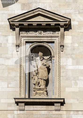 Image of Statue in a niche of St. Stephen's Basilica in Budapest
