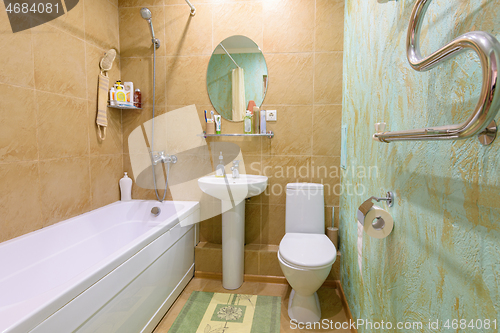 Image of Combined bathroom in a small apartment, classic style