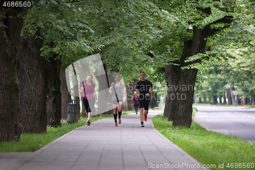 Image of runners team on morning training