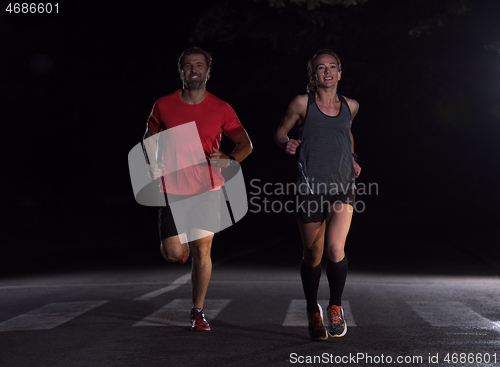 Image of runners team on the night training