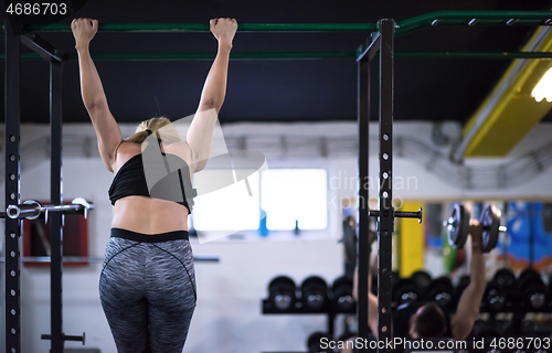 Image of woman doing abs exercises