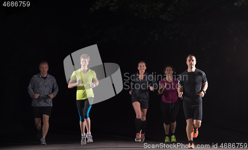 Image of runners team on the night training