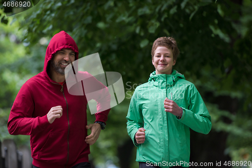 Image of jogging couple on morning training