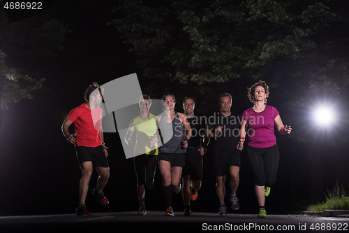 Image of runners team on the night training