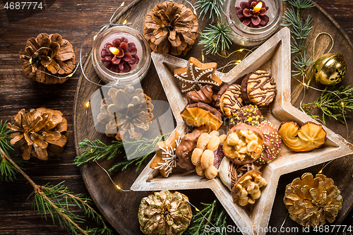 Image of Variation of Christmas cookies and gingerbread with ornaments 