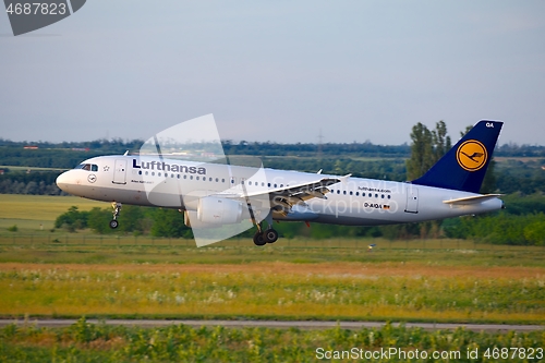 Image of Airliner Touching Down