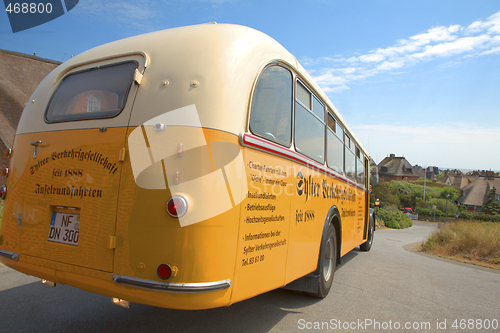 Image of Old yellow bus