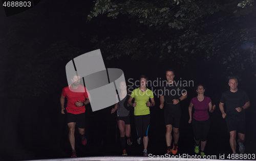 Image of runners team on the night training