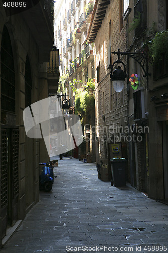 Image of Spain, Barcelona, narrow street, ally