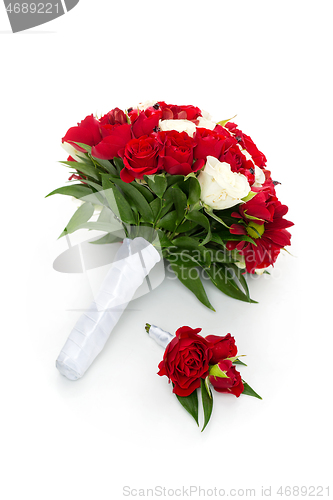 Image of bridal bouquet with red and white roses