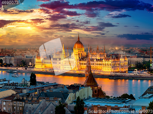 Image of Danube and Parliament