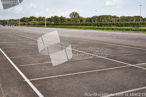 Image of Carpark with empty spots
