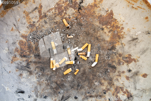 Image of typical ashtray from above