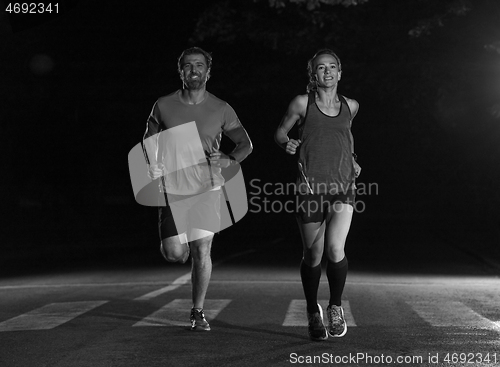 Image of runners team on the night training