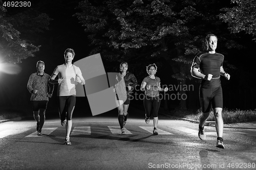 Image of runners team on the night training