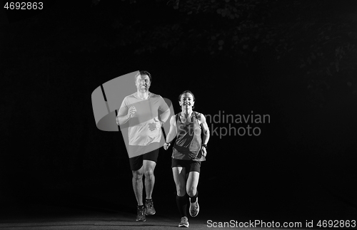 Image of runners team on the night training