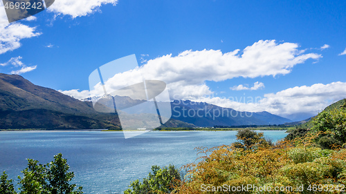 Image of lake Wanaka; New Zealand south island