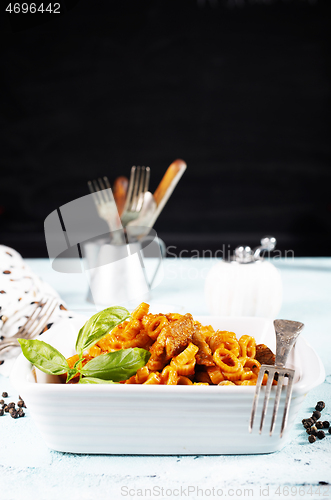 Image of pasta in tomato sauce 