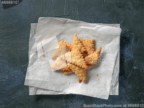 Image of freshly baked cheese cookies