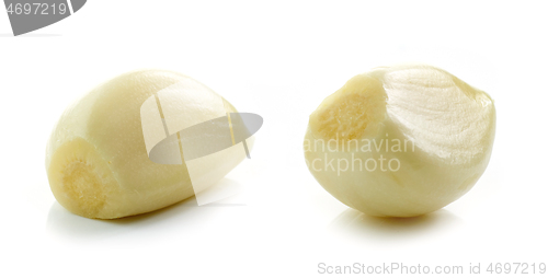 Image of two garlic cloves