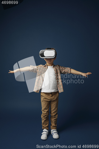 Image of Child with virtual reality headset