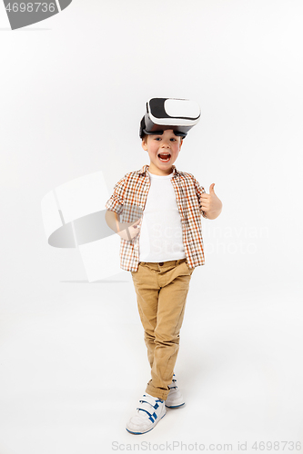 Image of Child with virtual reality headset