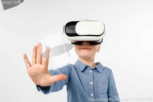 Image of Child with virtual reality headset