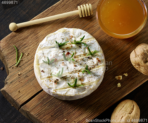 Image of fresh brie cheese