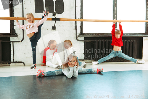 Image of The kids at dance school. Ballet, hiphop, street, funky and modern dancers